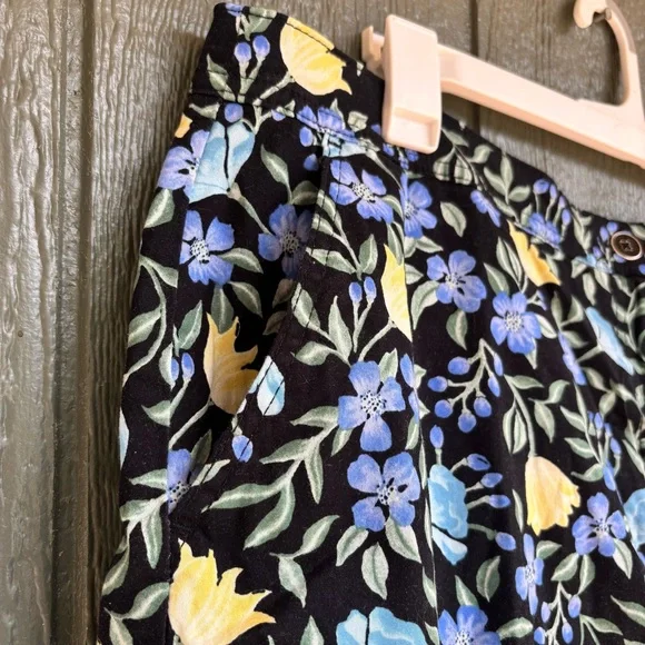 Karen Scott Woman Skort 18W Floral Print Black Blue Yellow Cotton Blend - Picture 3 of 7